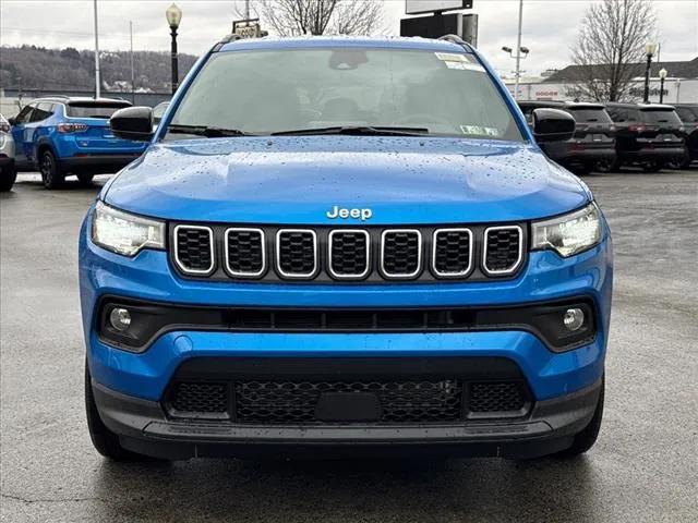 2025 Jeep Compass COMPASS LATITUDE 4X4