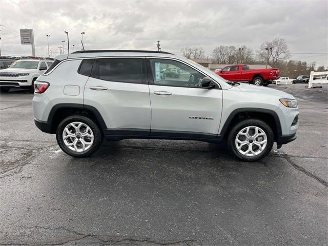 2025 Jeep Compass COMPASS LATITUDE 4X4
