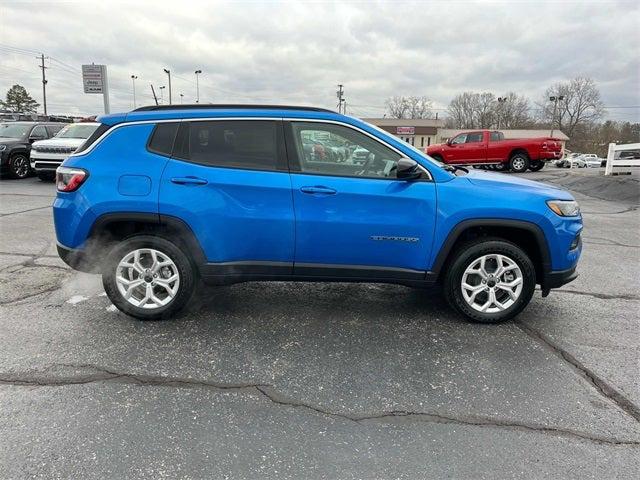 2025 Jeep Compass COMPASS LATITUDE 4X4
