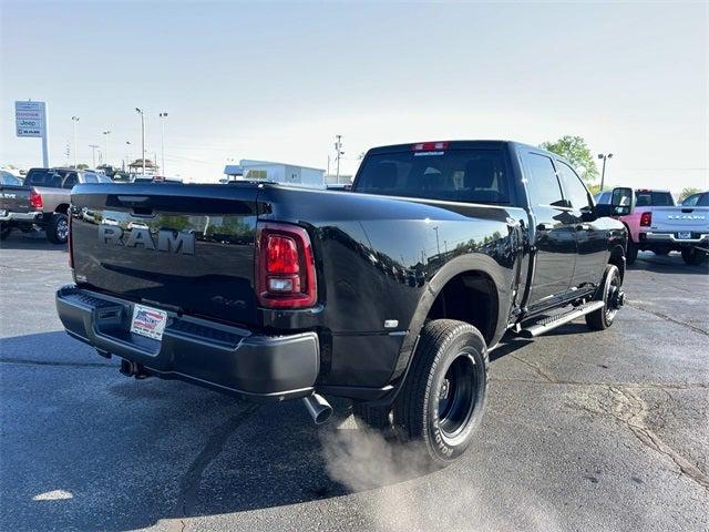 2025 RAM Ram 3500 RAM 3500 TRADESMAN CREW CAB 4X4 8 BOX