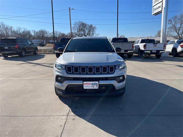 2025 Jeep Compass COMPASS LATITUDE 4X4