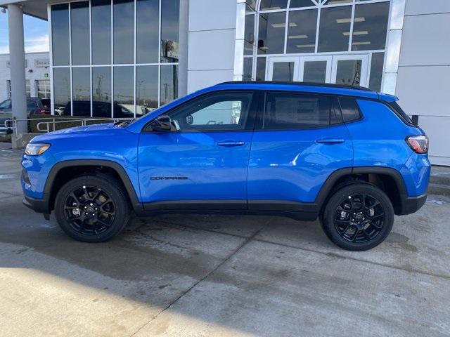 2025 Jeep Compass COMPASS LATITUDE 4X4