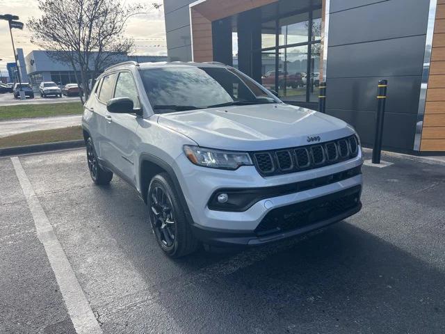 2025 Jeep Compass COMPASS LATITUDE 4X4