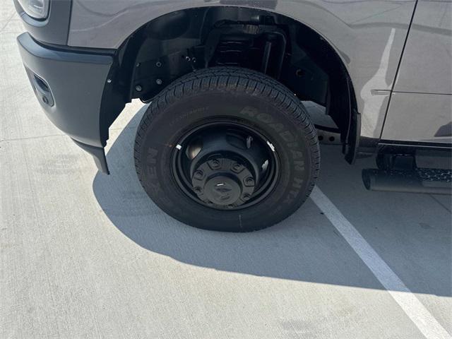 2025 RAM Ram 3500 RAM 3500 TRADESMAN CREW CAB 4X4 8 BOX