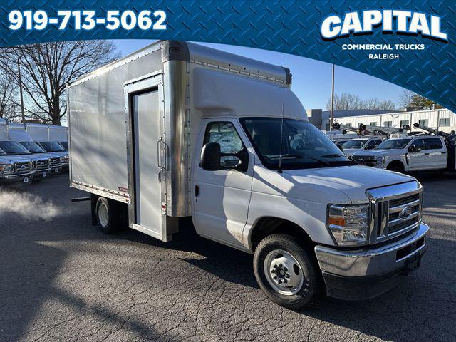 2025 Ford E-350 Cutaway 14FT BOX/SIDE DOOR