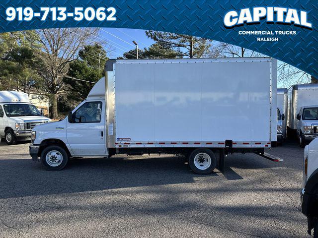 2025 Ford E-350 Cutaway 14FT BOX/SIDE DOOR