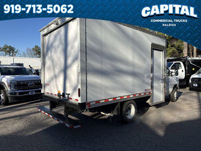 2025 Ford E-350 Cutaway 14FT BOX/SIDE DOOR