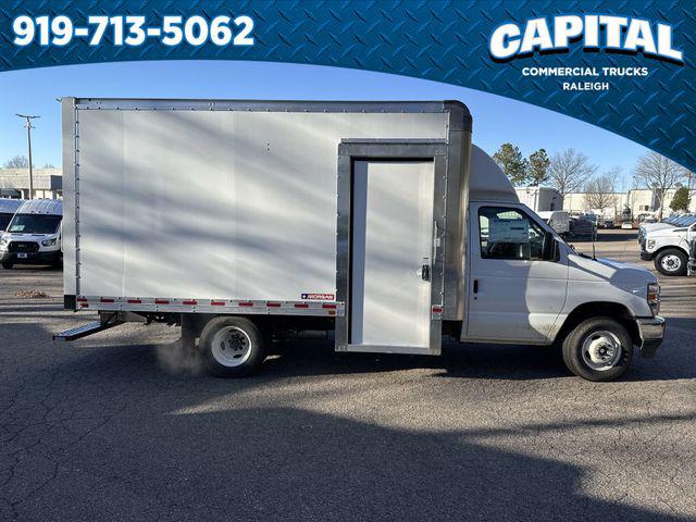 2025 Ford E-350 Cutaway 14FT BOX/SIDE DOOR