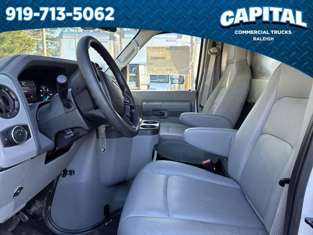 2025 Ford E-350 Cutaway 14FT BOX/SIDE DOOR