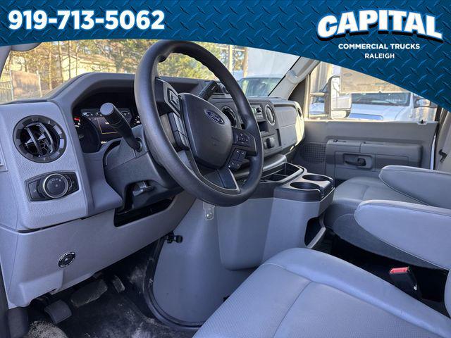 2025 Ford E-350 Cutaway 14FT BOX/SIDE DOOR