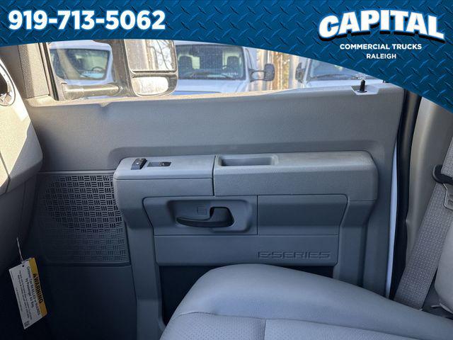 2025 Ford E-350 Cutaway 14FT BOX/SIDE DOOR