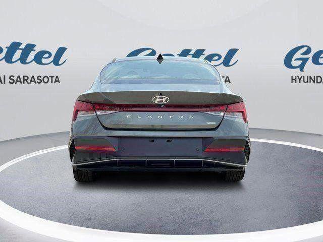 2025 Hyundai Elantra Hybrid Limited