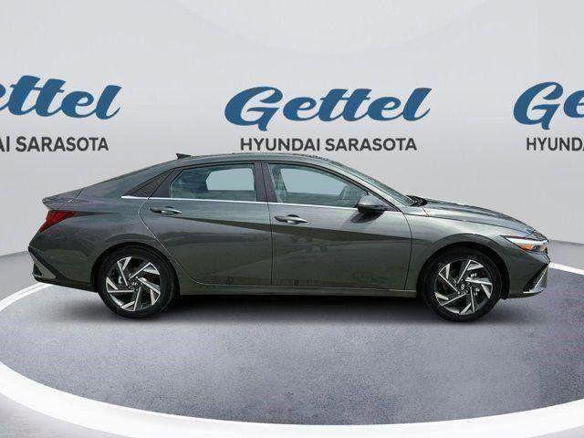 2025 Hyundai Elantra Hybrid Limited
