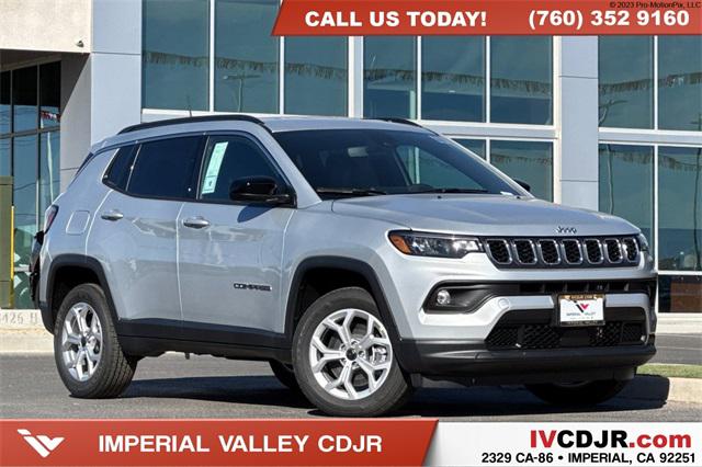 2025 Jeep Compass COMPASS LATITUDE 4X4