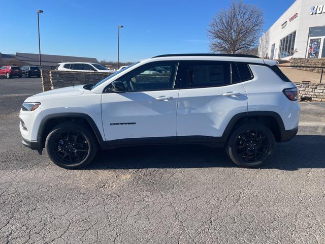 2025 Jeep Compass COMPASS LATITUDE 4X4