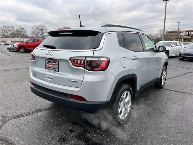 2025 Jeep Compass COMPASS LATITUDE 4X4