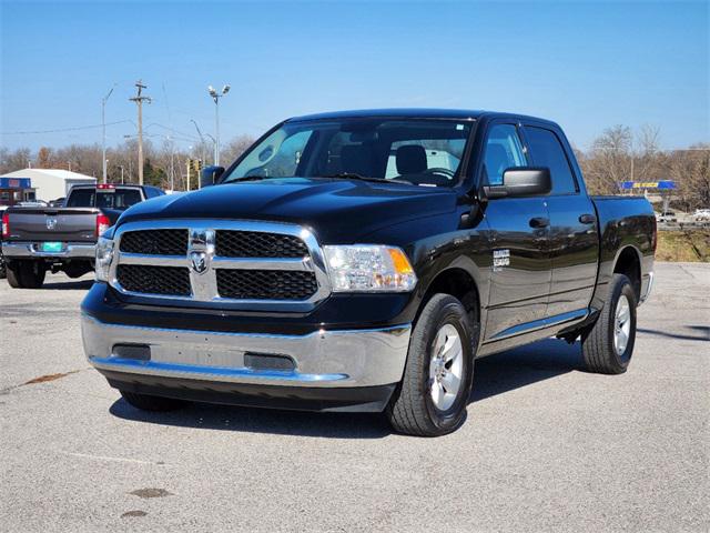 2022 RAM 1500 Classic SLT Crew Cab 4x4 57 Box