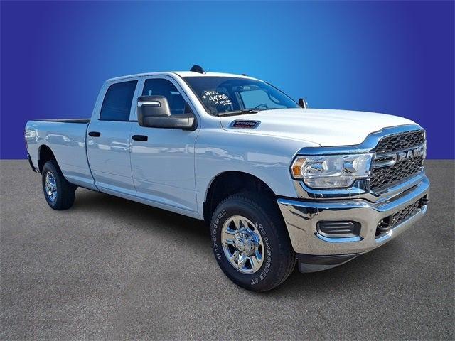 2023 RAM 2500 Tradesman Crew Cab 4x4 8 Box