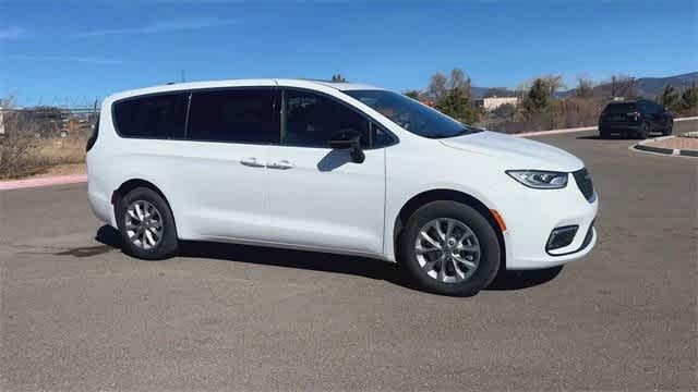2025 Chrysler Pacifica PACIFICA SELECT AWD