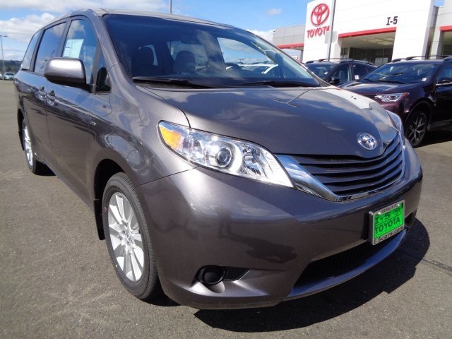 2017 Toyota Sienna LE for sale in Chehalis, WA