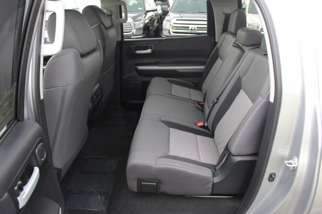 2017 Toyota Tundra CrewMax 5.5' Bed 5.7L (Natl)