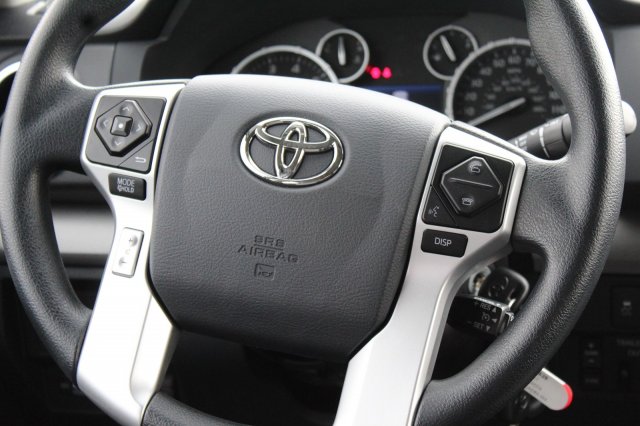 2017 Toyota Tundra CrewMax 5.5' Bed 5.7L (Natl)