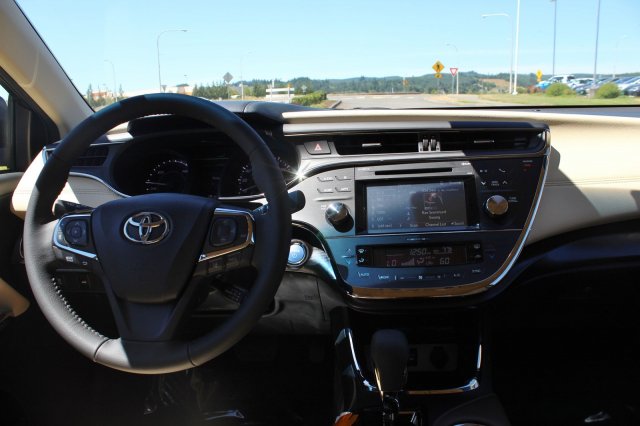 2018 Toyota Avalon Hybrid (Natl)