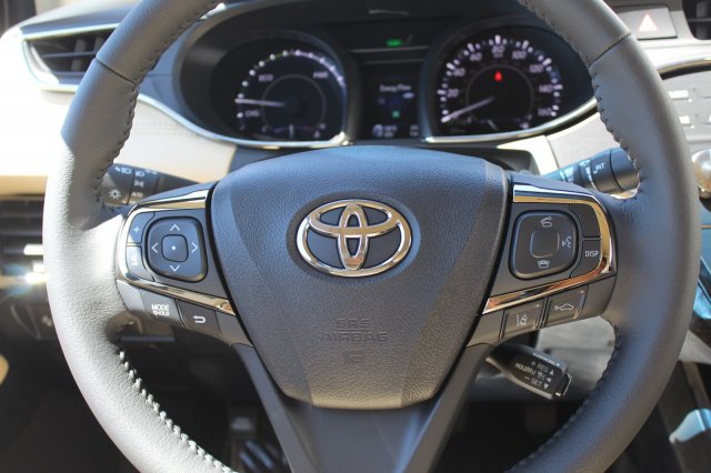 2018 Toyota Avalon Hybrid (Natl)