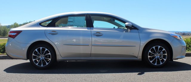 2018 Toyota Avalon Hybrid (Natl)