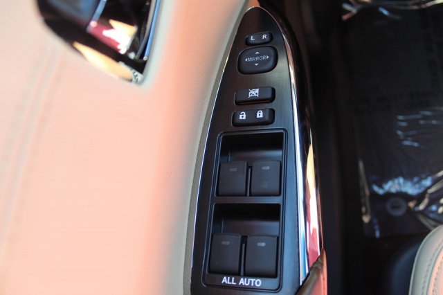 2018 Toyota Avalon Hybrid (Natl)