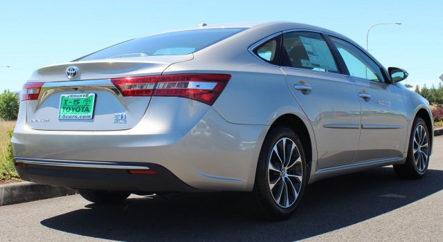 2018 Toyota Avalon Hybrid (Natl)