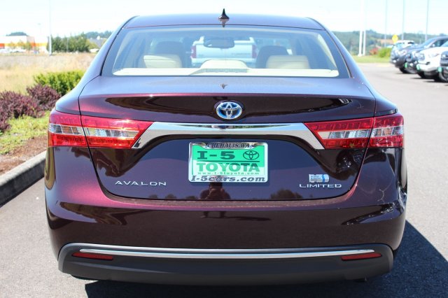 2018 Toyota Avalon Hybrid (Natl)