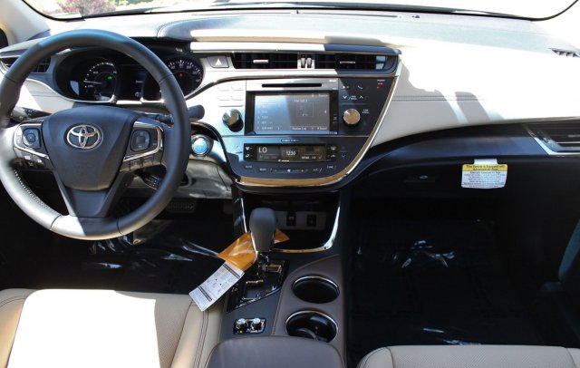 2018 Toyota Avalon Hybrid (Natl)