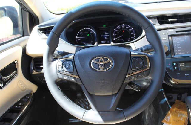 2018 Toyota Avalon Hybrid (Natl)