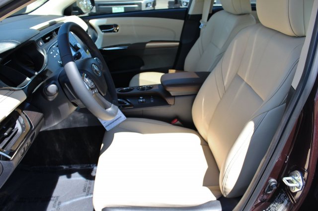2018 Toyota Avalon Hybrid (Natl)