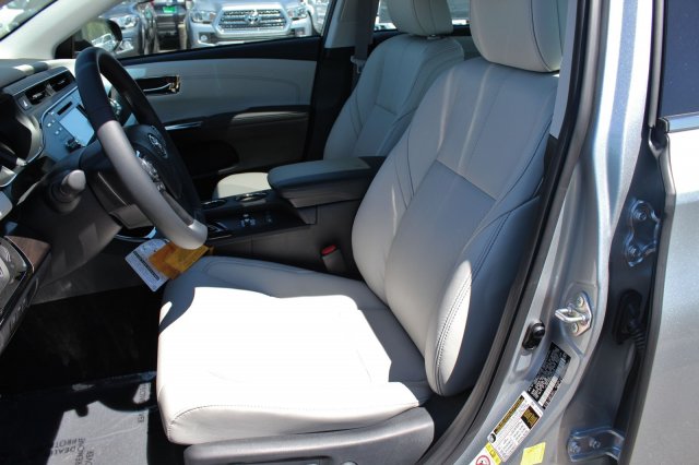 2018 Toyota Avalon Hybrid (Natl)