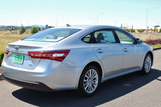 2018 Toyota Avalon Hybrid (Natl)