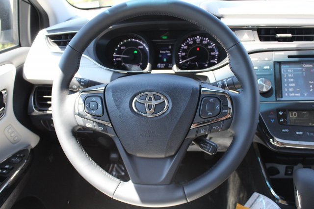 2018 Toyota Avalon Hybrid (Natl)