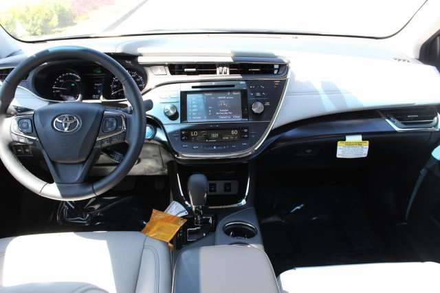2018 Toyota Avalon Hybrid (Natl)
