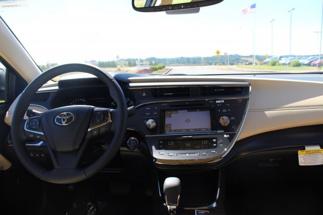 2018 Toyota Avalon Hybrid (Natl)