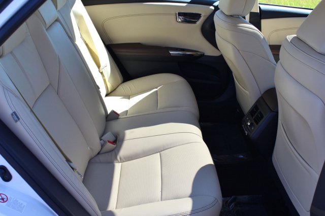 2018 Toyota Avalon Hybrid (Natl)