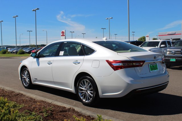 2018 Toyota Avalon Hybrid (Natl)