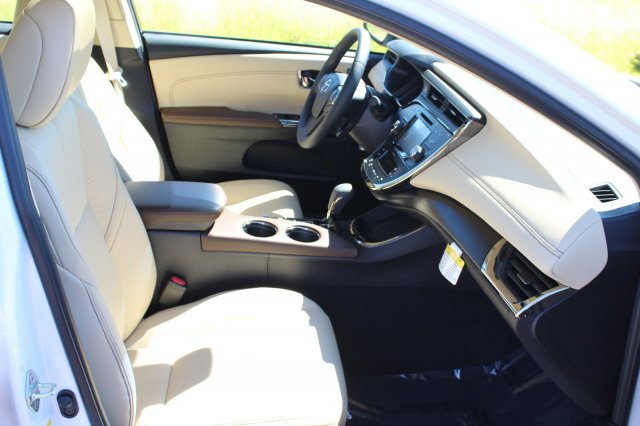 2018 Toyota Avalon Hybrid (Natl)