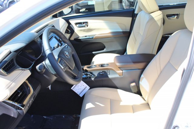 2018 Toyota Avalon Hybrid (Natl)