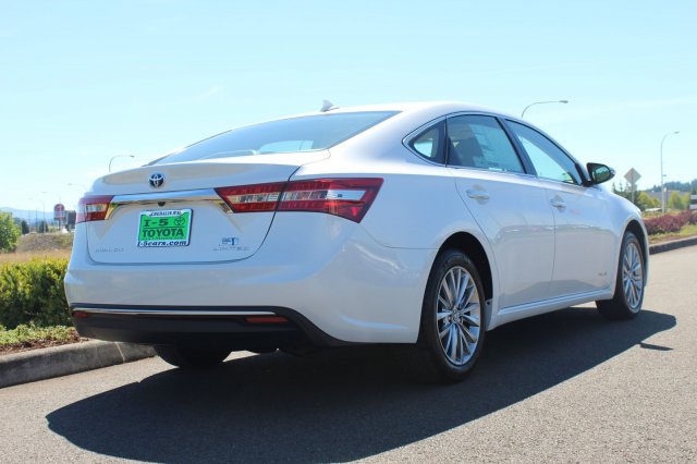 2018 Toyota Avalon Hybrid (Natl)