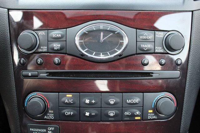 2012 INFINITI G37 x