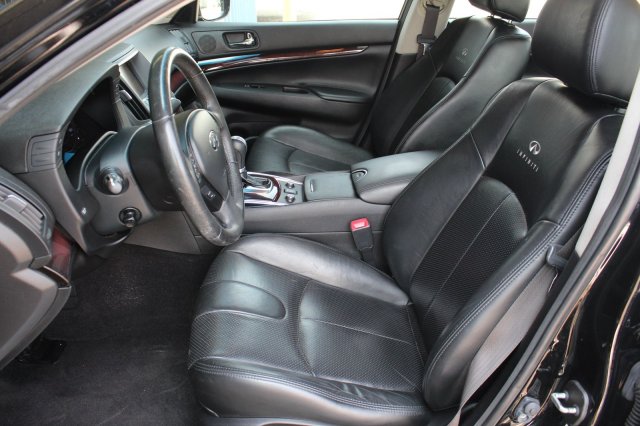 2012 INFINITI G37 x