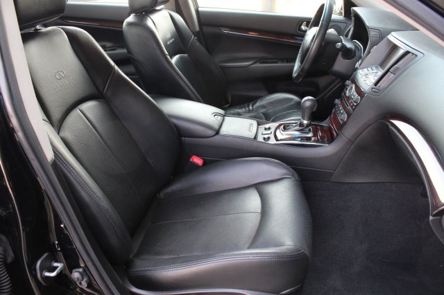 2012 INFINITI G37 x
