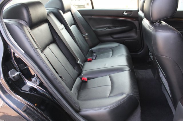 2012 INFINITI G37 x