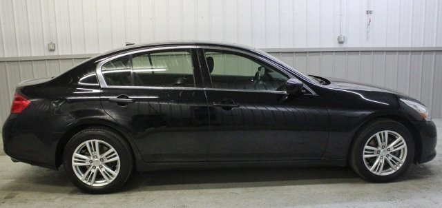2012 INFINITI G37 x